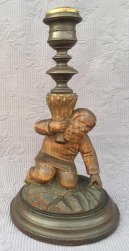 Svícen s trpaslíkem Svícen s trpaslíkem