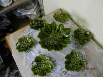 Nástolec + 6 misek s dekorem vinné révy Nástolec + 6 misek s dekorem vinné révy