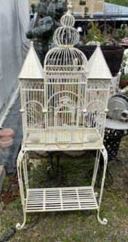 Kovová klec zdobená  Kovová klec zdobená