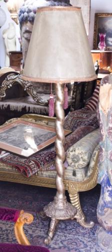 Starožitná stojací lampa Starožitná stojací lampa