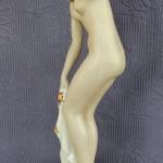 Dívka po koupeli, zn. Royal Dux  Dívka po koupeli, zn. Royal Dux