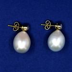 Bílozlaté náušnice s perlami a brilianty Bílozlaté náušnice s perlami a brilianty