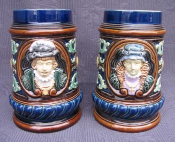 Korbely s reliefy, zn. Johann Maresch, 2 ks  Korbely s reliefy, zn. Johann Maresch, 2 ks