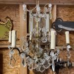 Mosazný lustr se skleněnými ověsky  Mosazný lustr se skleněnými ověsky