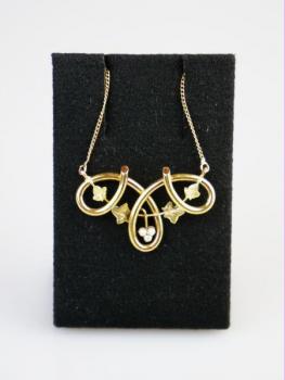 Zlatý náhrdelník s perličkami Zlatý náhrdelník s perličkami