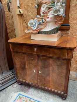 Skřínka Biedermeier  Skřínka Biedermeier
