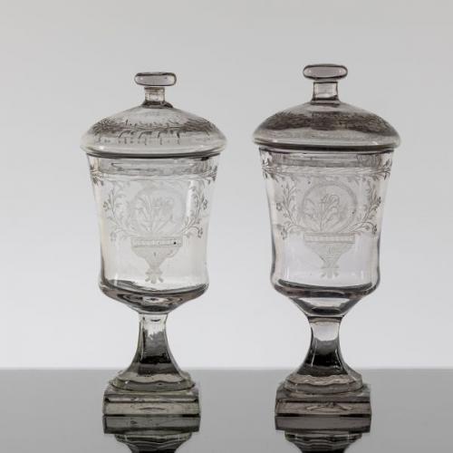 Pár empírových pohárků s víkem, Čechy 1810 Pár empírových pohárků s víkem, Čechy 1810