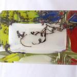 Váza s barevnými skvrnami a štěpinami kovů Váza s barevnými skvrnami a štěpinami kovů