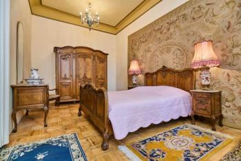 Bohatě řezbovaná starožitná ložnice. Masivní dub Bohatě řezbovaná starožitná ložnice. Masivní dub