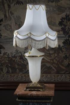 272. Dekorativní lampa v empírovém stylu 272. Dekorativní lampa v empírovém stylu
