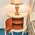 Bílá ložnice Ludvík XV s velkou postelí Bílá ložnice Ludvík XV s velkou postelí