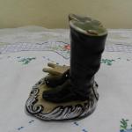 Figurální porcelánové škrtátko - Čechy, 19. stol. Figurální porcelánové škrtátko - Čechy, 19. stol.