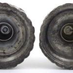 Pár cínových svícnů Pár cínových svícnů