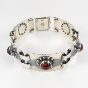 STŘÍBRNÝ NÁRAMEK S JANTAREM STŘÍBRNÝ NÁRAMEK S JANTAREM