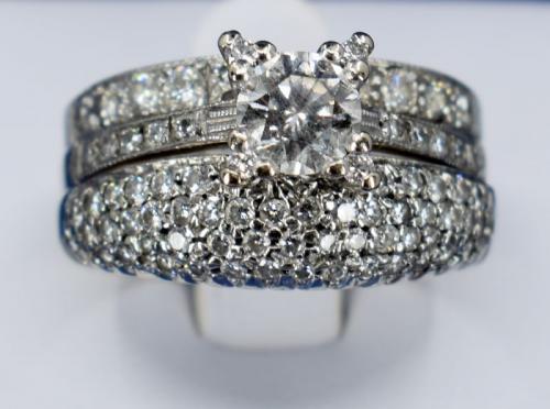 Bílozlatý trojdílný prsten s brilianty, 2000, Česká Republika Bílozlatý trojdílný prsten s brilianty, 2000, Česká Republika