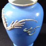 Malá modrá vázička - šedivý čínský drak Malá modrá vázička - šedivý čínský drak