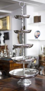 Patrový etažéř Patrový etažéř