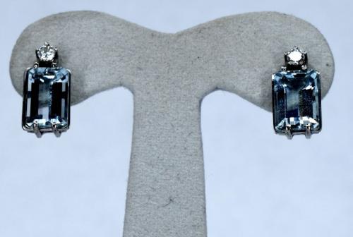 Au 585/1000/4,30 g, akvamaríny 6,0 ct, brilianty cca 0,20 ct Au 585/1000/4,30 g, akvamaríny 6,0 ct, brilianty cca 0,20 ct