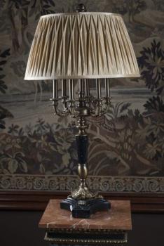 102. Dekorativní lampa v historizujícím stylu 102. Dekorativní lampa v historizujícím stylu