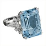 Zlatý prsten s topazem a brilianty Zlatý prsten s topazem a brilianty