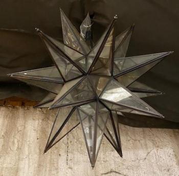Lustr ve tvaru hvězdy  Lustr ve tvaru hvězdy