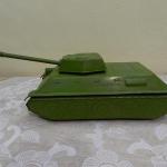 Větší ruský plechový tank, barva zelená Větší ruský plechový tank, barva zelená
