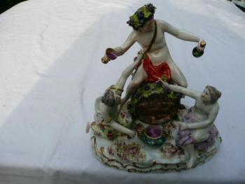 Sousoší porcelán-vináří  Sousoší porcelán-vináří