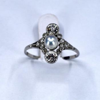 Platinový prsten s perlou a brilianty Platinový prsten s perlou a brilianty