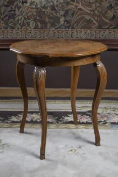 80. Stolek v rokokovém stylu 80. Stolek v rokokovém stylu