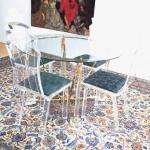 Komplet moderního kulatého stolu a 4 židle Komplet moderního kulatého stolu a 4 židle