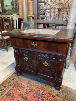 Skřínka v novorenesančním stylu  Skřínka v novorenesančním stylu