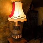 Starožitná lampa z náboje dřevěné loukoťě Starožitná lampa z náboje dřevěné loukoťě