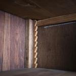 Zámecká dubová skříň z 19. století Zámecká dubová skříň z 19. století