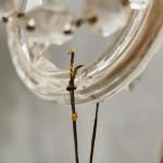 Párové tereziánské nástěnné lampy s křišťály Párové tereziánské nástěnné lampy s křišťály