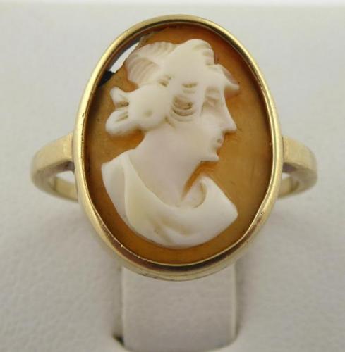 Zlatý prsten s přírodní kamejí Zlatý prsten s přírodní kamejí