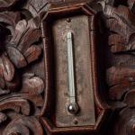 Starožitné nástěnné hodiny lovecké Starožitné nástěnné hodiny lovecké