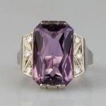 Zlatý prsten s ametystem a diamanty Zlatý prsten s ametystem a diamanty