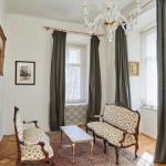 Párové sofy Ludvík XV z 18. století Párové sofy Ludvík XV z 18. století