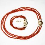 Korálový náhrdelník a náramek se zlatým uzávěrem Korálový náhrdelník a náramek se zlatým uzávěrem