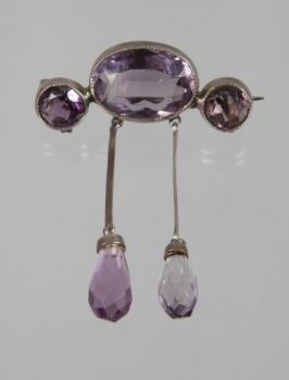 Starožitná stříbrná brož s ametysty Starožitná stříbrná brož s ametysty