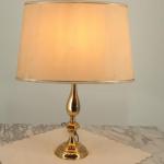 Mosazná lampička s látkovým stínidlem Mosazná lampička s látkovým stínidlem