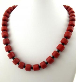 Náhrdelník z mořských korálů - Guido Montalbetti Náhrdelník z mořských korálů - Guido Montalbetti