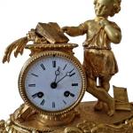HODINY BRONZOVÉ STOLNÍ DÍTĚ S KNIHOU HODINY BRONZOVÉ STOLNÍ DÍTĚ S KNIHOU