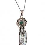 Stříbrný smaragdový náhrdelník s perletí Stříbrný smaragdový náhrdelník s perletí