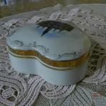 Porcelánová dózička ve tvaru srdce Porcelánová dózička ve tvaru srdce