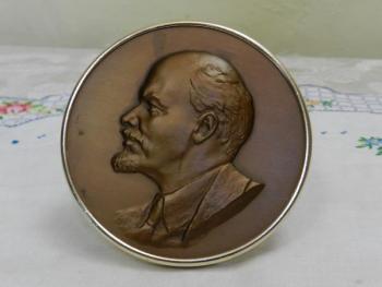Kovový reliéf Lenin Kovový reliéf Lenin