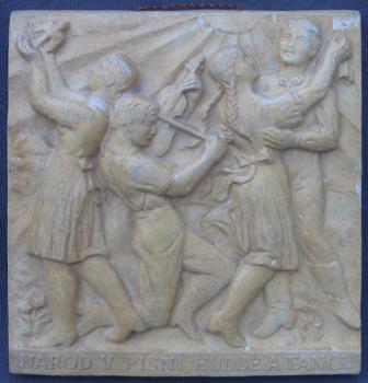 Reliéf-plastika-Národ v písni, hudbě a tanci Reliéf-plastika-Národ v písni, hudbě a tanci