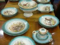 Rozsáhlý jídelní servis z první poloviny 19. století (Bazar Jelínek) Rozsáhlý jídelní servis z první poloviny 19. století (Bazar Jelínek)