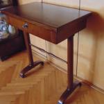 Stolek malý Biedermeier Stolek malý Biedermeier
