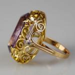 Zlatý prsten s ametystem a diamanty Zlatý prsten s ametystem a diamanty